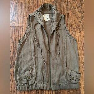 LA HEARTS WOMEN’S OLIVE ZIP-FRONT UTILITY VEST